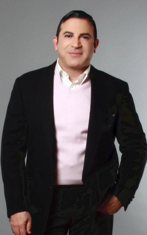 An image showing Dr. Michael Aziz, founder of Wellnessesity.